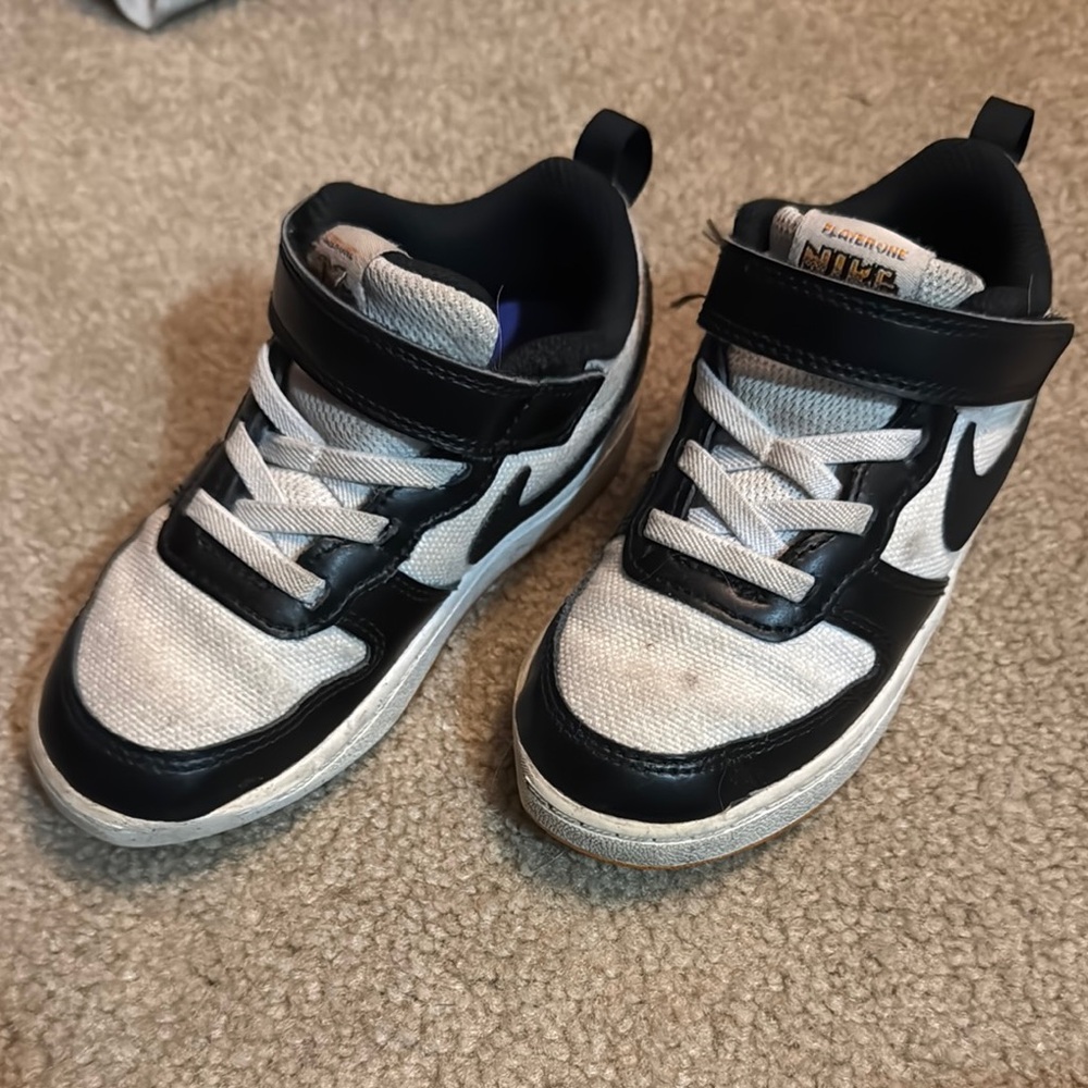 Nike Black and White Sneakers for Sporty Style
